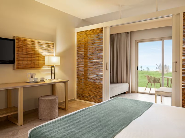 фото отеля Ramada Hotel & Suites By Wyndham Ayia Napa (ex. Freij Resort) изображение №17