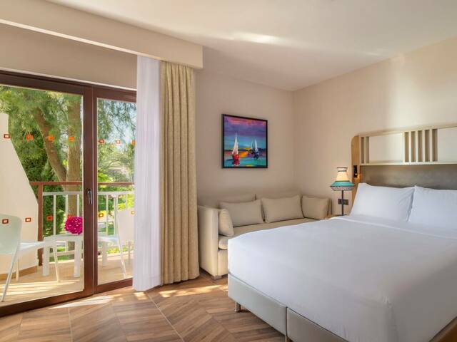 фото отеля DoubleTree by Hilton Bodrum Isil Club Resort (ex. Coralia Club Milta)  изображение №53