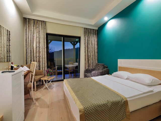 фото отеля Green Bay Resort & Spa (ex. Crystal Green Bay Resort & Spa; Club Marverde) изображение №13
