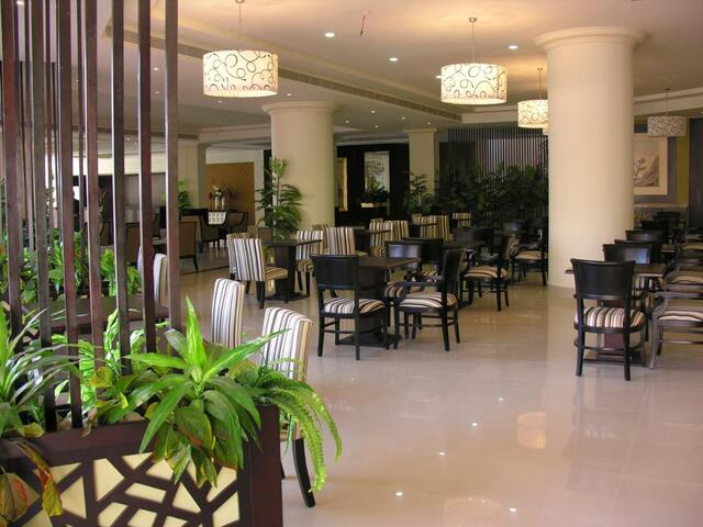 фото отеля Pyramisa Sunset Pearl Apartments (ех. Dessole Sunset Sahl Hasheesh Resort) изображение №17
