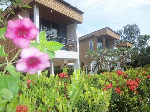 фотографии отеля Koh Jum Cliff Beach Resort изображение №3