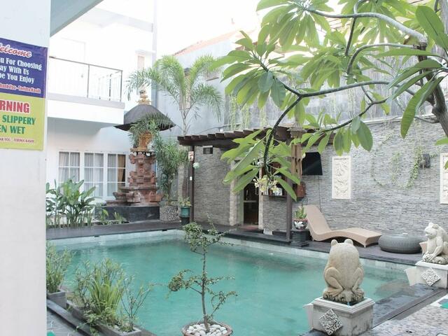 фотографии отеля Airy Kuta Kartika Plaza Samudra 55 Bali изображение №3