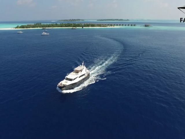 фото Fantom Luxury Yacht изображение №2