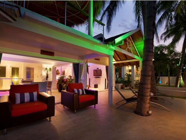 фото отеля 2 Bedroom Beach Front Villa Bangrak изображение №1