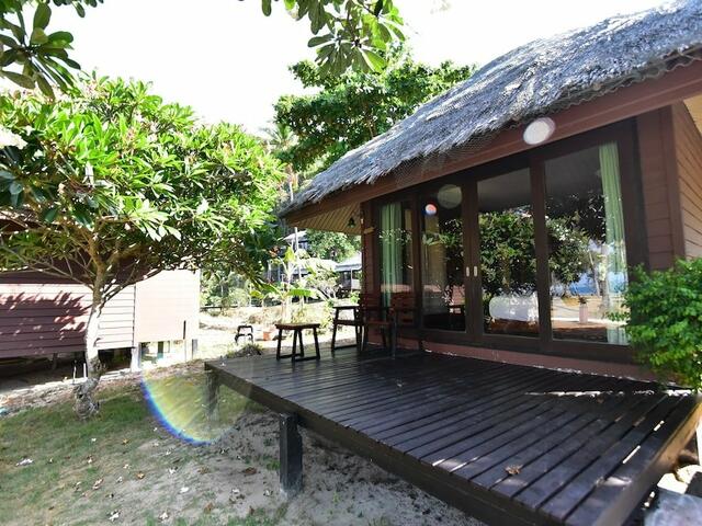 фотографии отеля Koh Ngai Thanya Beach Resort изображение №15