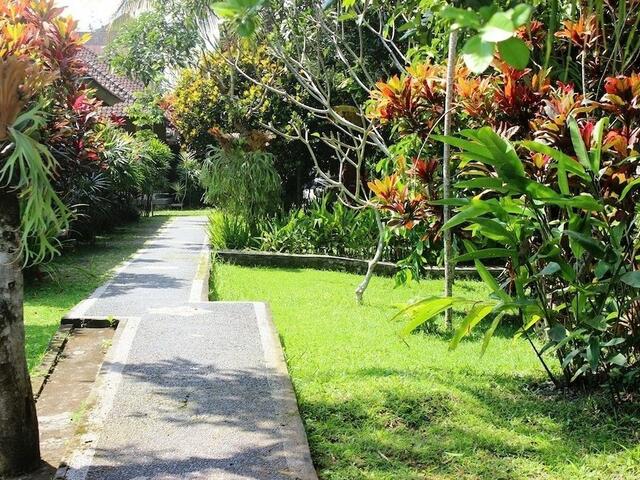 фото отеля Agung Trisna Bungalow изображение №9