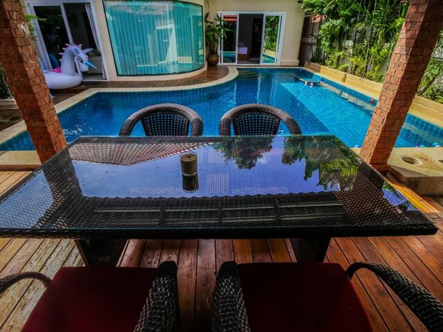 фотографии отеля Cosy Beach Pool Villas by Pattaya Sunny Rentals изображение №3