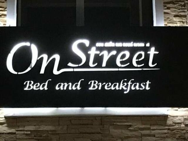 фото отеля On Street Bed And Breakfast изображение №1