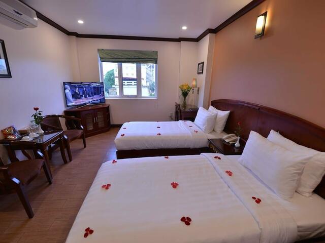 фото отеля Hoang Ngoc Hotel 2 изображение №5