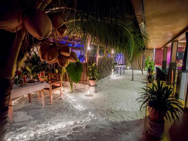 фотографии отеля Equator Beach Inn at Maafushi изображение №7