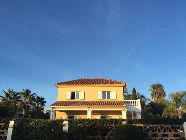 фото отеля Modern Beachside Villa Marbella изображение №1