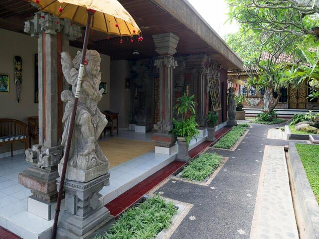 фото Nuaja Balinese Guest House изображение №10