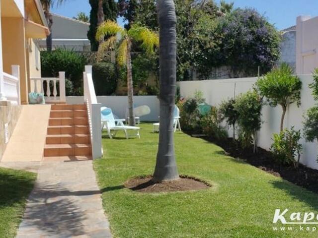 фото Modern Beachside Villa Marbella изображение №10