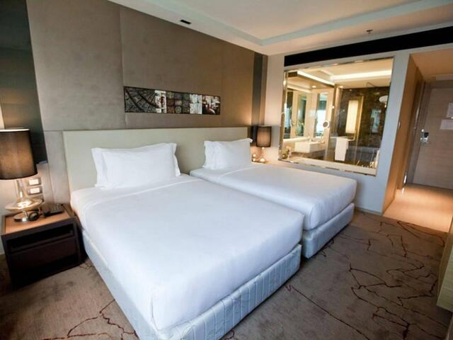 фото Graceland Bangkok Hotel изображение №26