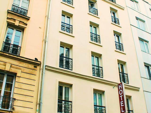 фото отеля Le Paris 18 Hôtel изображение №1