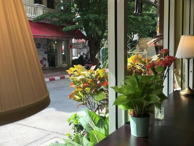 фото отеля Folk Pohstel Silom изображение №1