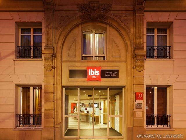 фото отеля ibis Paris Gare de Lyon Ledru Rollin изображение №1