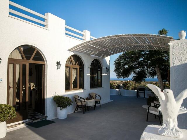 фото отеля Villa Iliovasilema Santorini изображение №1