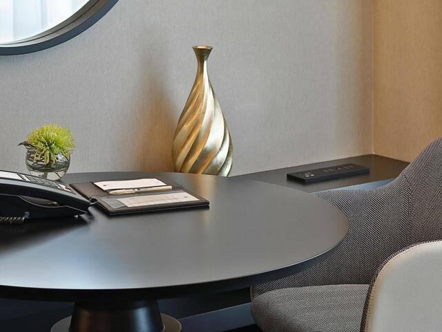 фото отеля DoubleTree by Hilton Dubai - Business Bay изображение №25
