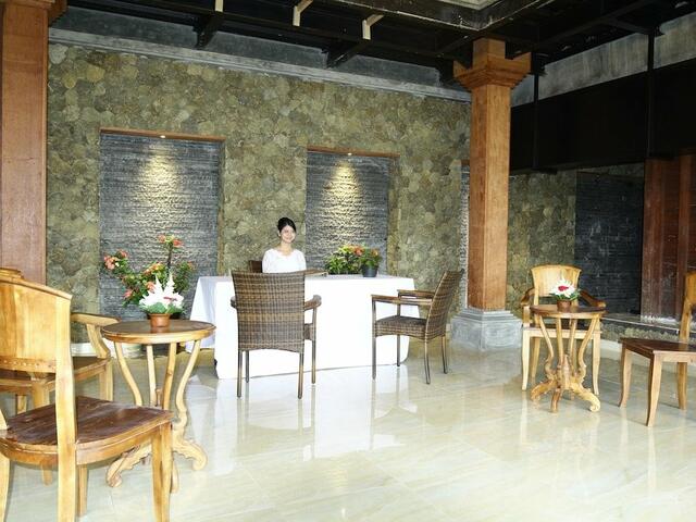 фотографии отеля Puri Karang Besakih изображение №11