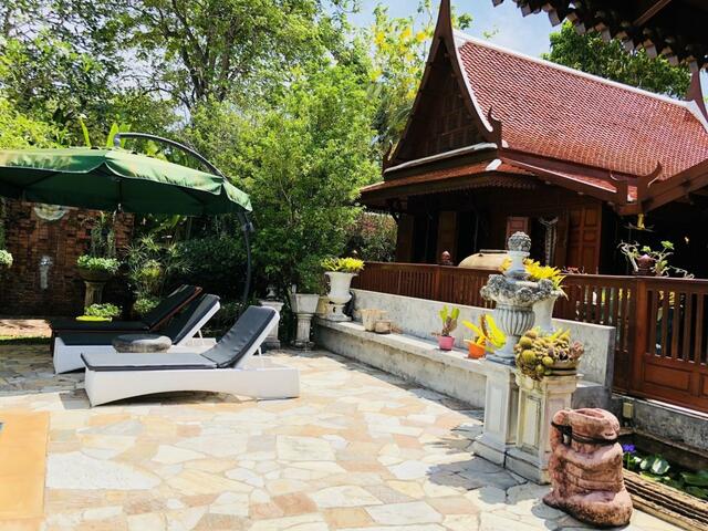 фотографии отеля Baan Sangpathum Villa изображение №3
