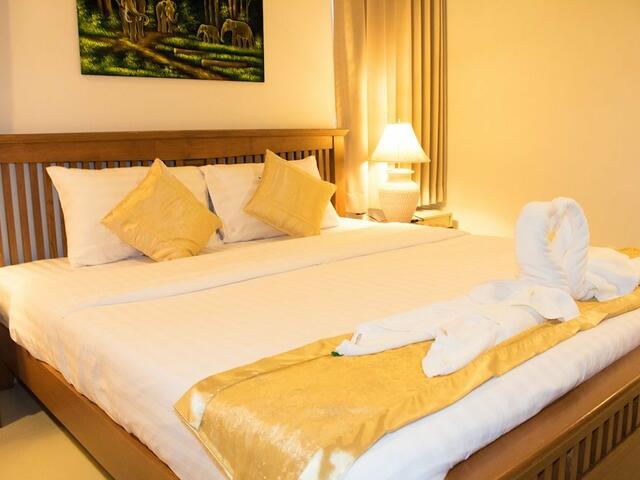 фото отеля OYO 239 Dee Viking Hotel Patong изображение №21