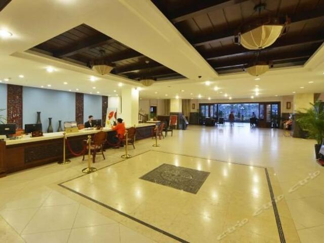 фото отеля Platinum Coast Century Junhua Holiday Hotel изображение №17