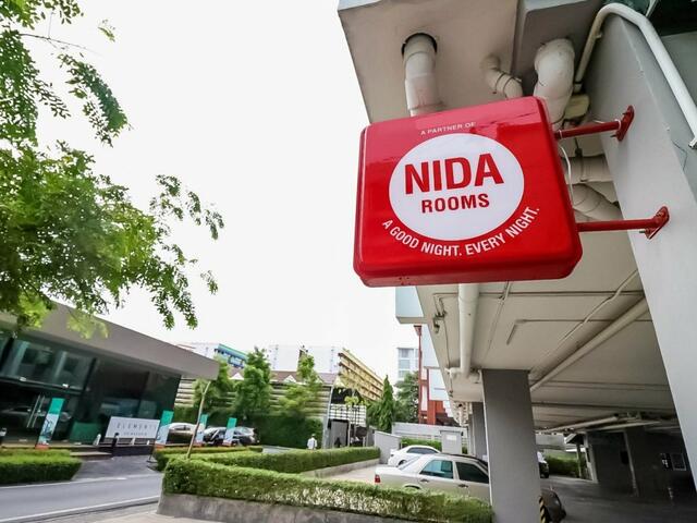 фото отеля NIDA Rooms Supapong 27 Night Bazaar изображение №1