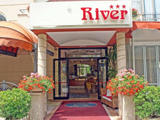 фото отеля Hotel River изображение №1