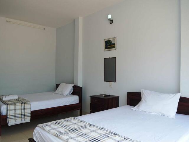 фото отеля Quang Nhat Hotel изображение №17