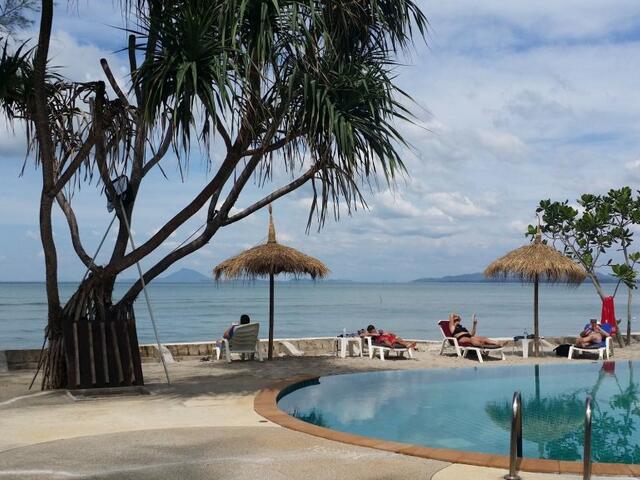 фотографии отеля Saladan Beach Resort изображение №11