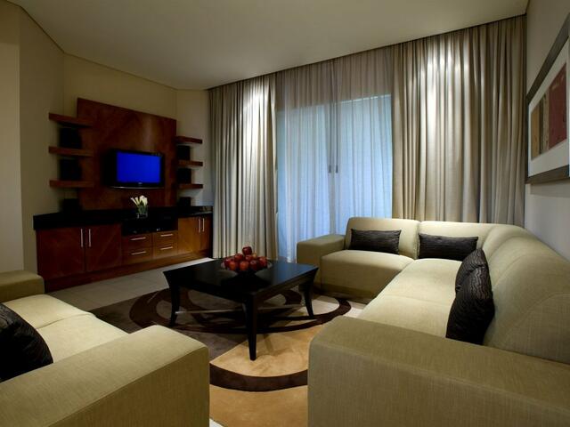 фото Shangri-La Hotel Apartments Qaryat Al Beri изображение №34