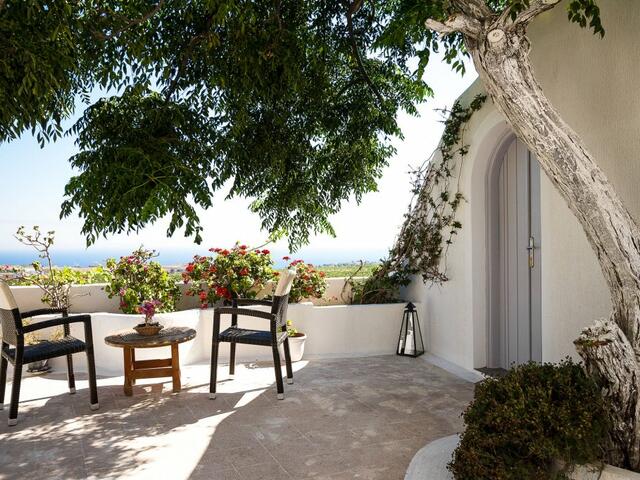 фото отеля Villa Iliovasilema Santorini изображение №17