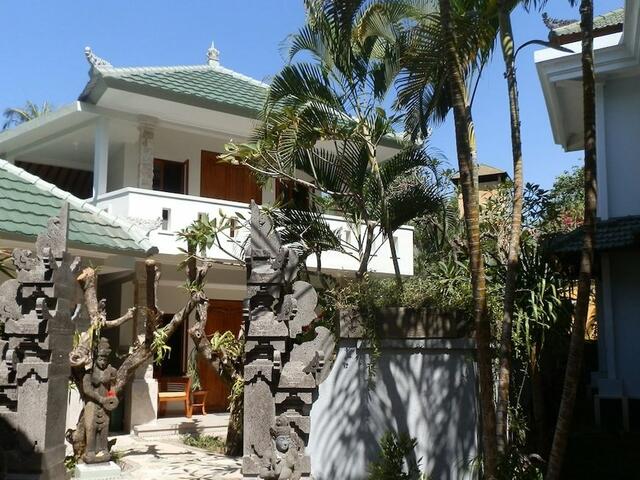 фото отеля Poinciana Resort Bali изображение №5