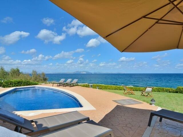 фотографии отеля Luxurious Sea Front Villa in Mallorca изображение №7