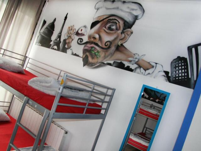 фото No Limit Hostel Graffiti изображение №22