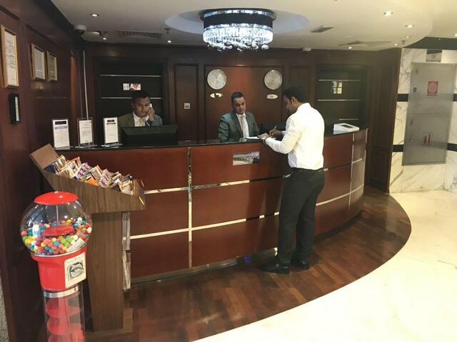 фото Al Waleed Palace Hotel Apartments-Al Barsha изображение №42