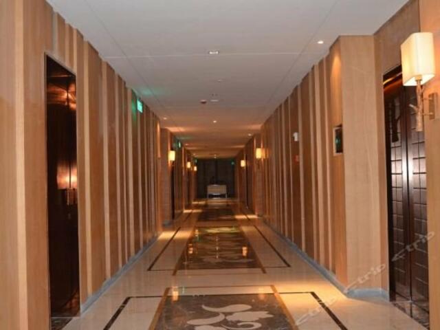 фото отеля Leling Zhongzhou Intermega Hotel изображение №17