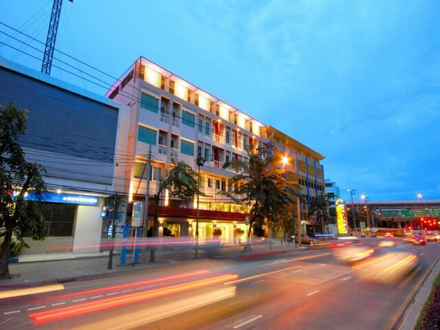фото отеля Bangkok Loft Inn изображение №1