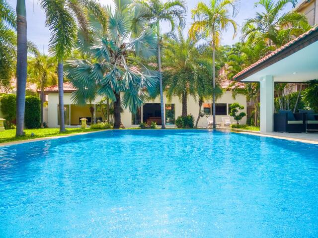фотографии отеля Private Beach Majestic Pool Villa Pattaya изображение №15
