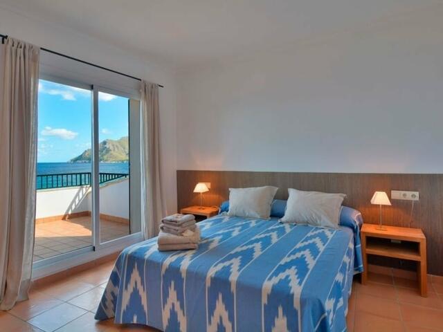 фотографии отеля Luxurious Sea Front Villa in Mallorca изображение №19