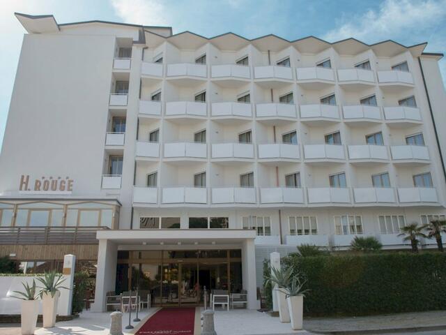 фото отеля Rouge Hotel International изображение №1