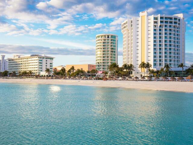 фото отеля Reflect Krystal Grand Cancun изображение №1