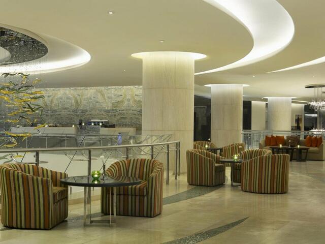 фотографии Hilton Capital Grand Abu Dhabi изображение №28