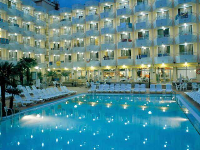фото отеля Hotel GHT Oasis Tossa & Spa изображение №9