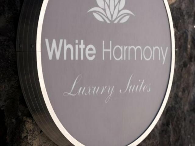 фото отеля White Harmony Suites изображение №9