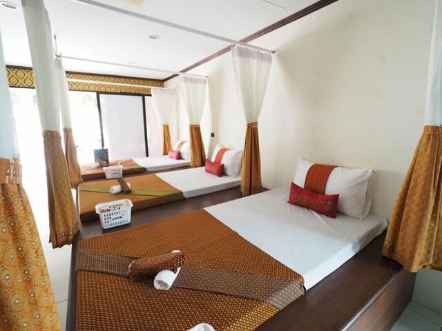 фотографии отеля Andaman Legacy Guest House изображение №39