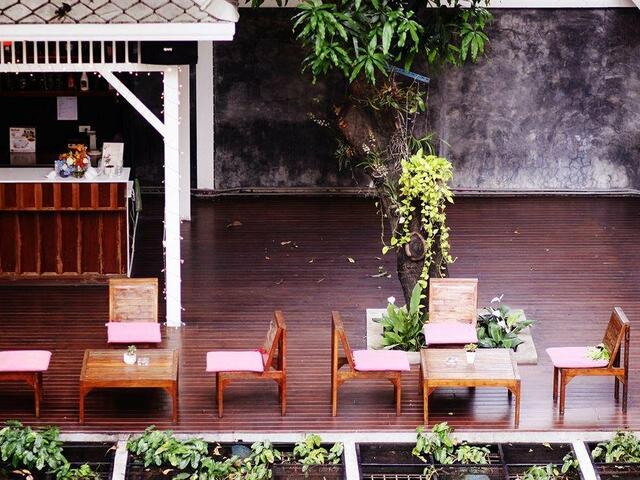 фотографии Feung Nakorn Balcony Rooms and Cafe изображение №24