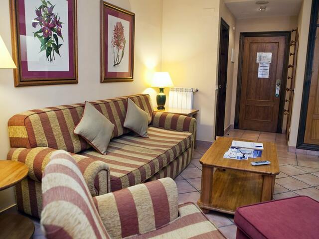 фото отеля Hotel Apartamentos Trevenque изображение №25