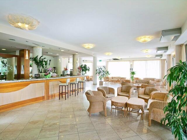фото Hotel Adria Beach Club изображение №18